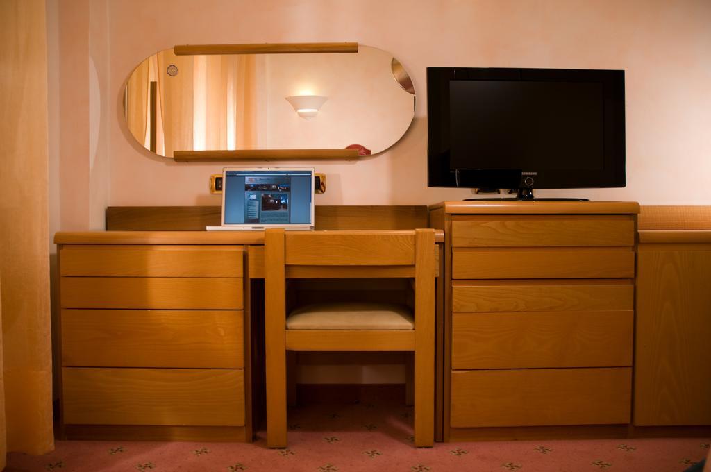 Grand Hotel Ambasciatori Wellness & Spa Chianciano Terme Exterior photo